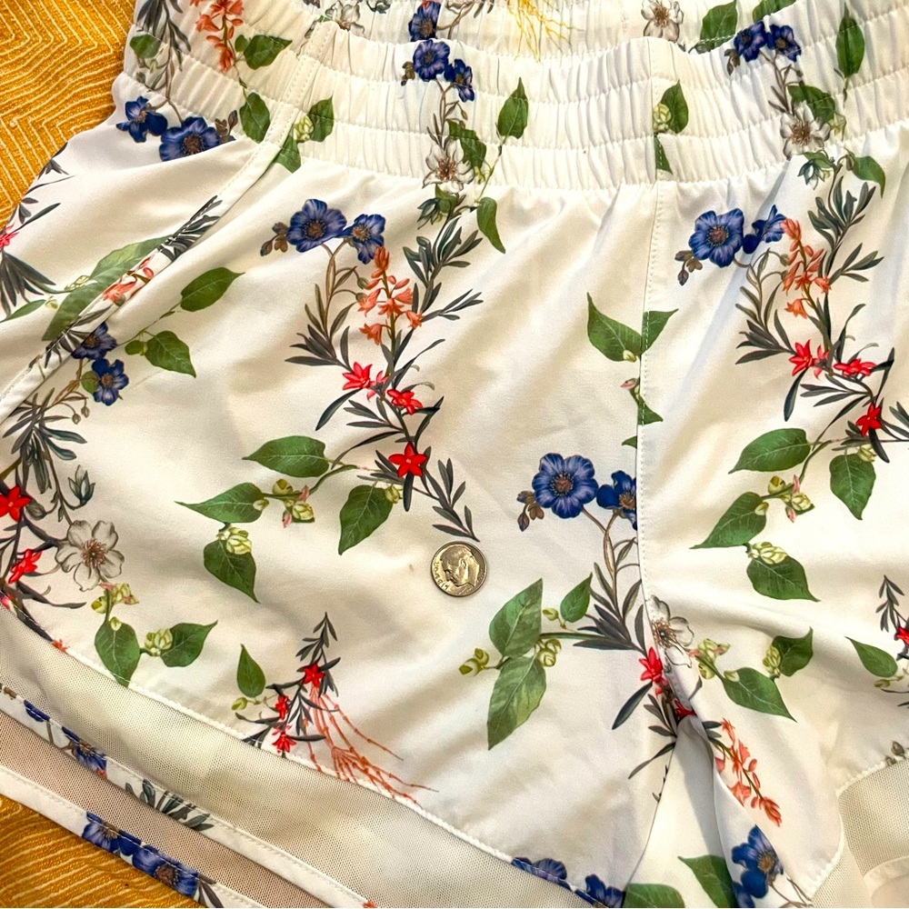 Athleta Mesh Racer Run Mid Rise Shorts Floral Small - Picture 8 of 8